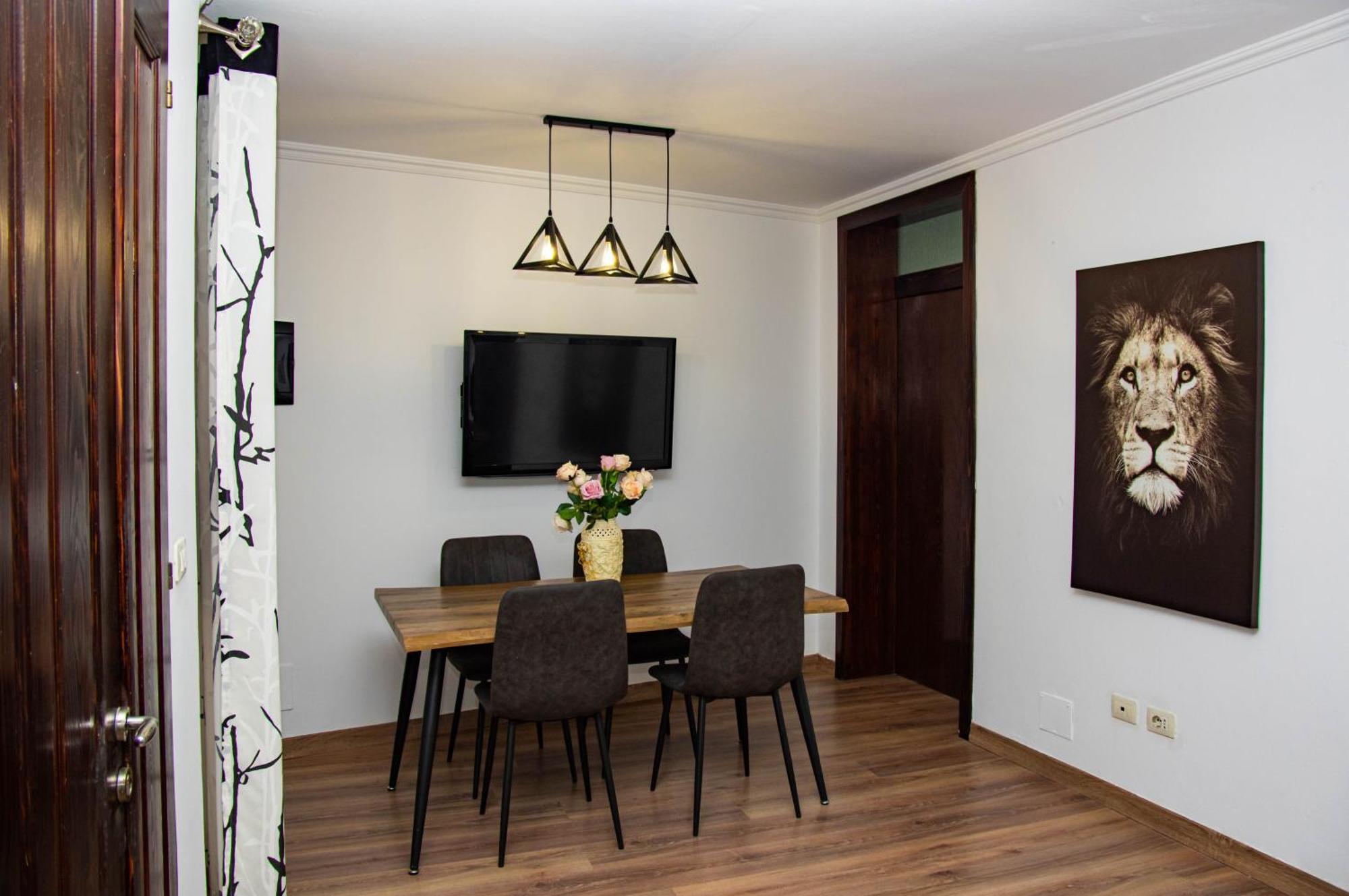 Lucas Central Relaxing House Tiranë Ngoại thất bức ảnh