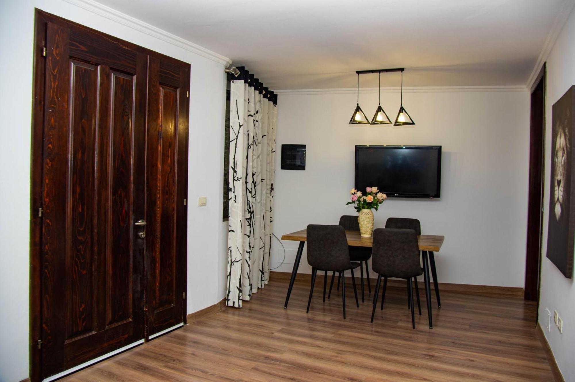 Lucas Central Relaxing House Tiranë Ngoại thất bức ảnh